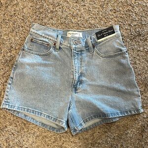 NWT A&F 4” Mom Short